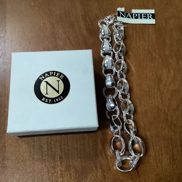 Napier Chunky Silver-tone Necklace New With Tag - Picture 5 of 10